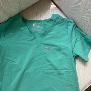 FIGS surgical green catarina one pocket  top, high waisted petite yola pants